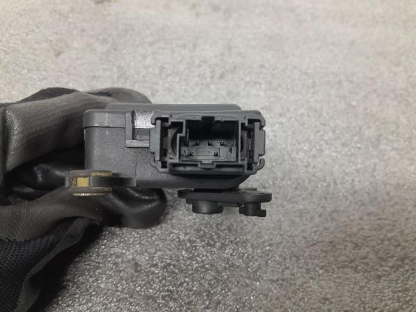 Motor del compuerta de la calefacción VOLKSWAGEN Passat (3B2) Imagem-2