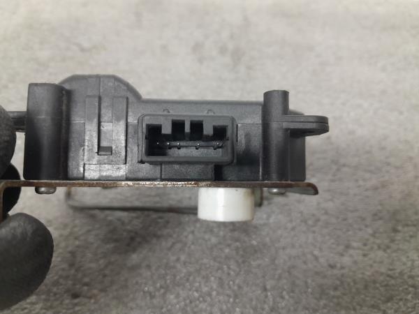 Motor del compuerta de la calefacción SUZUKI Liana Sedan (ER, RH_) Imagem-2