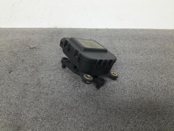 Motor del compuerta de la calefacción AUDI A6 (4B2, C5) Imagem-2