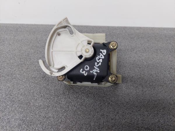 Motor del compuerta de la calefacción VOLKSWAGEN Passat (3B2)