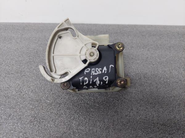 Motor del compuerta de la calefacción VOLKSWAGEN Passat (3B2)