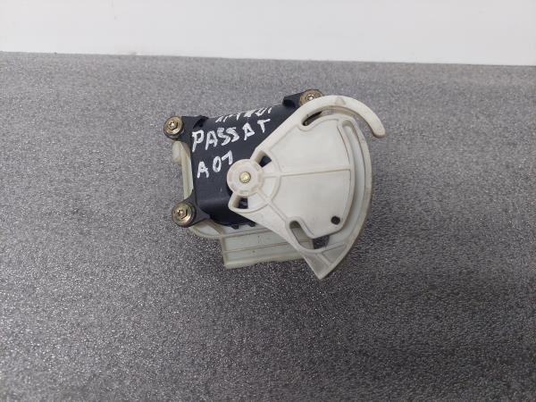 Motor del compuerta de la calefacción VOLKSWAGEN Passat (3B2)