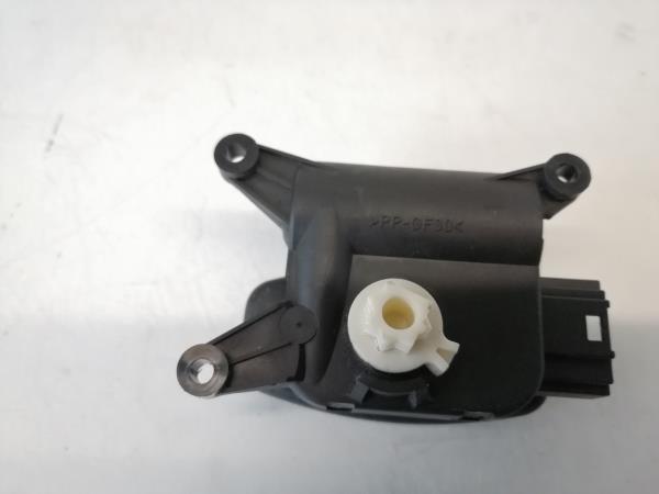 Motor del compuerta de la calefacción VOLKSWAGEN Golf VI (5K1) Imagem-2