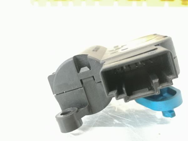 Motor del compuerta de la calefacción VOLKSWAGEN Golf VI (5K1) Imagem-3