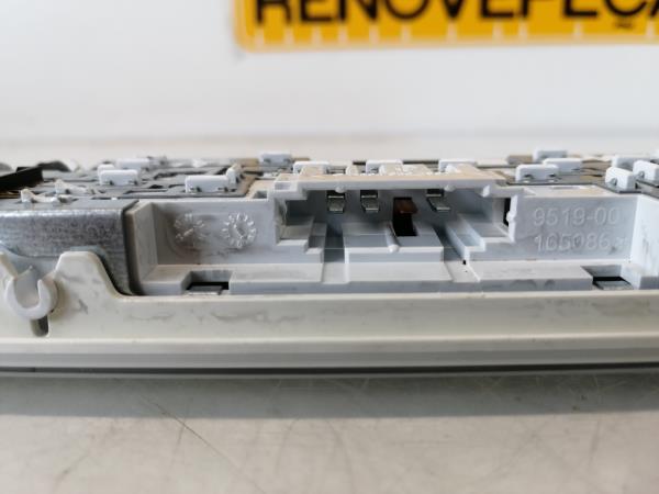 Plafonier frente MERCEDES-BENZ Classe C (W204) Imagem-2