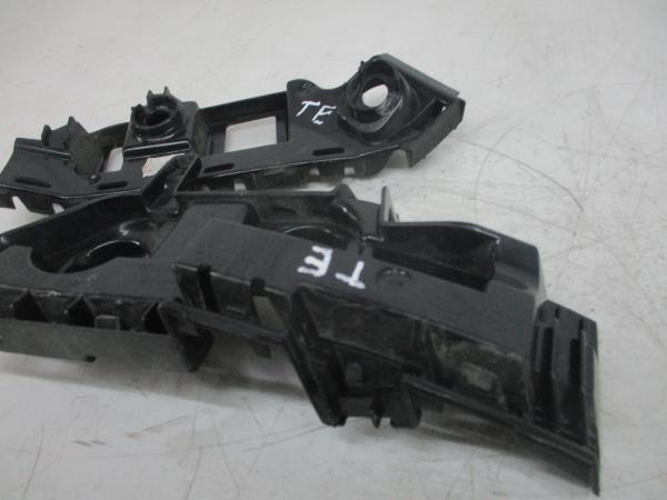 Guia de pára-choques trás direita VOLKSWAGEN Polo (AW1) Imagem-1