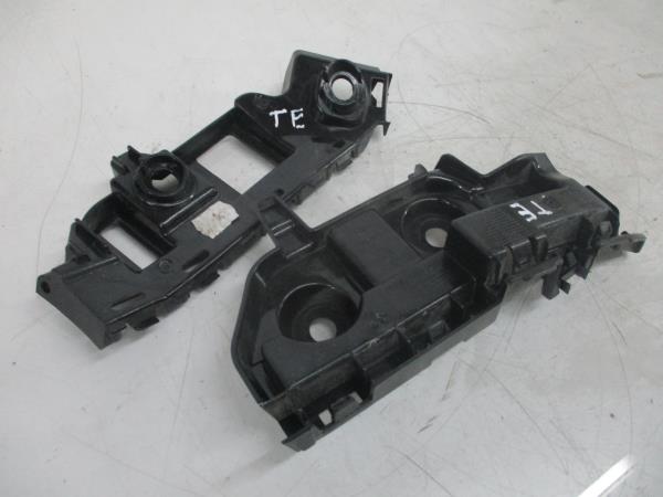 Guia de pára-choques trás direita VOLKSWAGEN Polo (AW1) Imagem-2