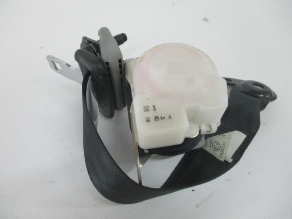 Right rear seatbelt TOYOTA Yaris (_P9_) Imagem-1