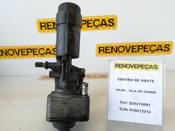 Cubierta / carcasa del filtro de aceite VOLKSWAGEN Passat (3B3)