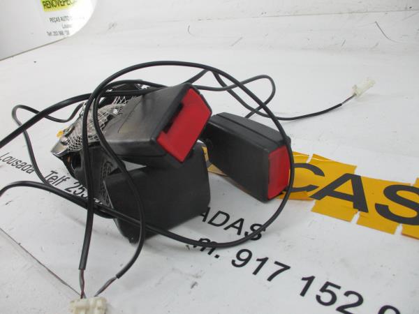 Hebilla de cinturón trasero izquierdo PEUGEOT 3008 I (0U_) Imagem-3