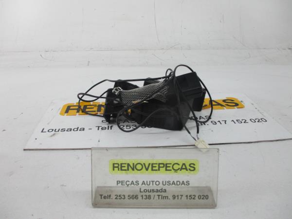 Hebilla de cinturón trasero izquierdo PEUGEOT 3008 I (0U_)