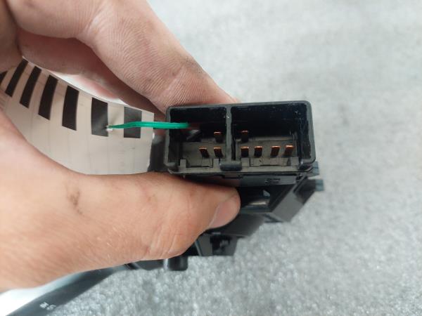 Conjunto / manetes de luzes e limpa vidros PEUGEOT 107 Imagem-2