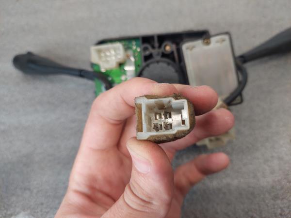 Conjunto / manetes de luzes e limpa vidros NISSAN CUBE (Z10) Imagem-4