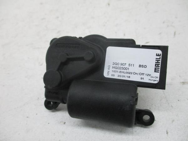 Motor del compuerta de la calefacción VOLKSWAGEN Polo (AW1) Imagem-1