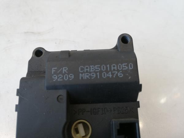 Motor del compuerta de la calefacción MITSUBISHI Space Star Combi (DG_A) Imagem-1