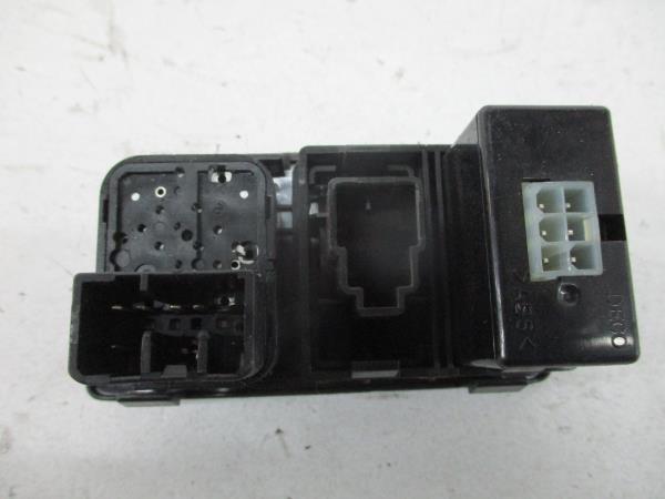Interruptor / Botao (Espelhos) CHEVROLET Spark (M300) Imagem-3 Interruptor / Botao (Espelhos) CHEVROLET Spark (M300) Imagem-3