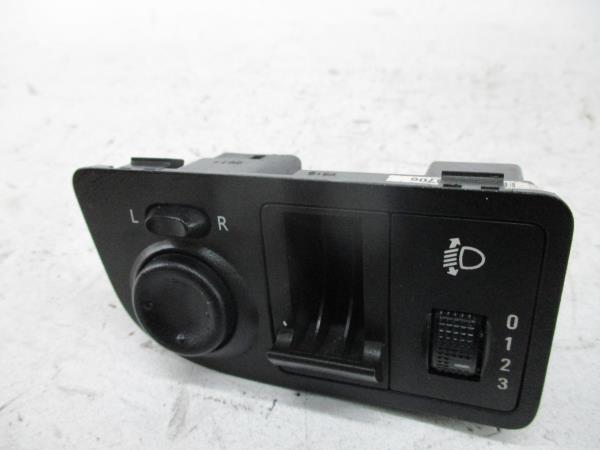 Interruptor / Botao (Espelhos) CHEVROLET Spark (M300) Imagem-1 Interruptor / Botao (Espelhos) CHEVROLET Spark (M300) Imagem-1