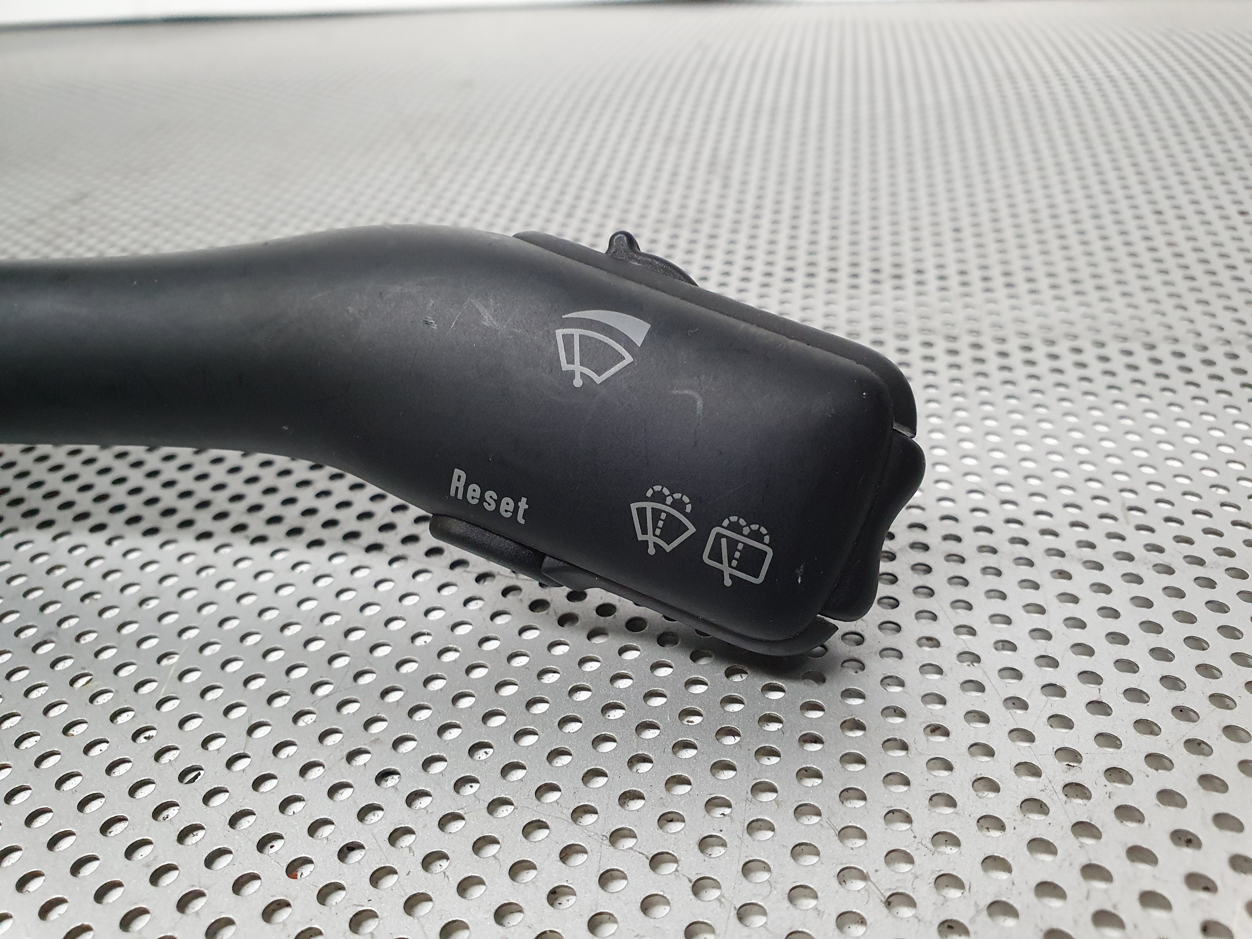 Conjunto / manetes de luzes e limpa vidros SKODA Fabia I Hatchback (6Y2) Imagem-1