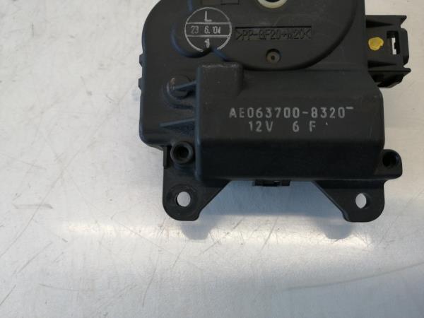 Motor del compuerta de la calefacción MITSUBISHI Colt VI (Z3_A, Z2_A) Imagem-1