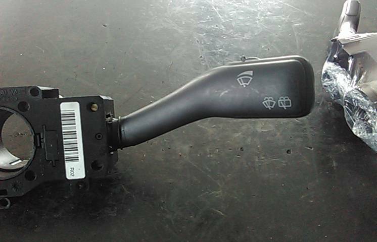 Conjunto / manetes de luzes e limpa vidros VOLKSWAGEN Golf IV (1J1) Imagem-1