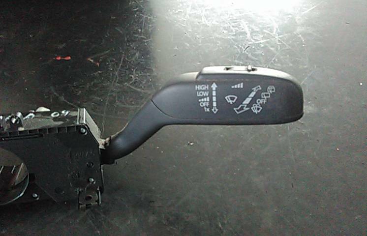 Conjunto / manetes de luzes e limpa vidros SKODA Fabia II Hatchback (542, 5J) Imagem-1