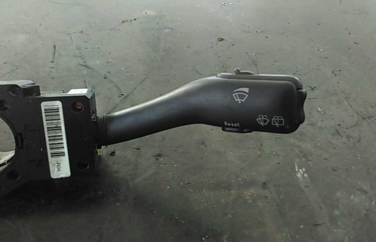 Conjunto / manetes de luzes e limpa vidros SKODA Fabia I Hatchback (6Y2) Imagem-1