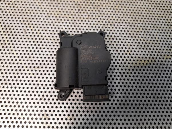 Motor del compuerta de la calefacción VOLKSWAGEN Golf VII (5G1, BQ1, BE1, BE2) Imagem-4