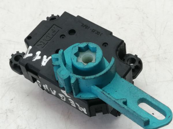 Motor del compuerta de la calefacción RENAULT Megane III (BZ0_) Imagem-3