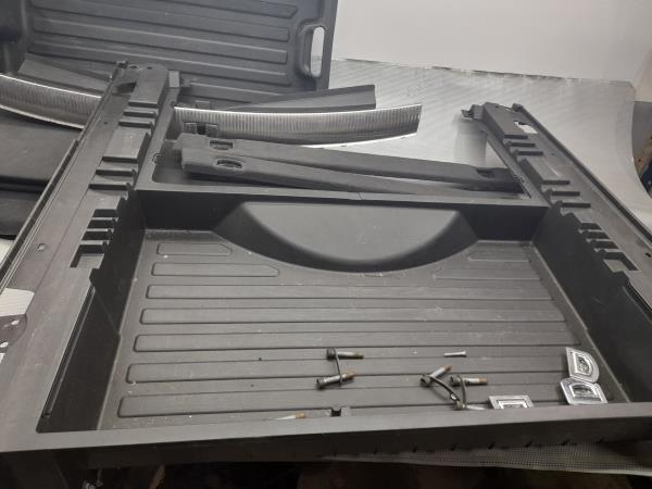 Quartela / Forra Mala AUDI Q7 (4L) Imagem-3