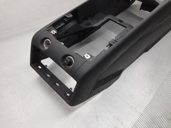 Consola central AUDI Q7 (4L) Imagem-1