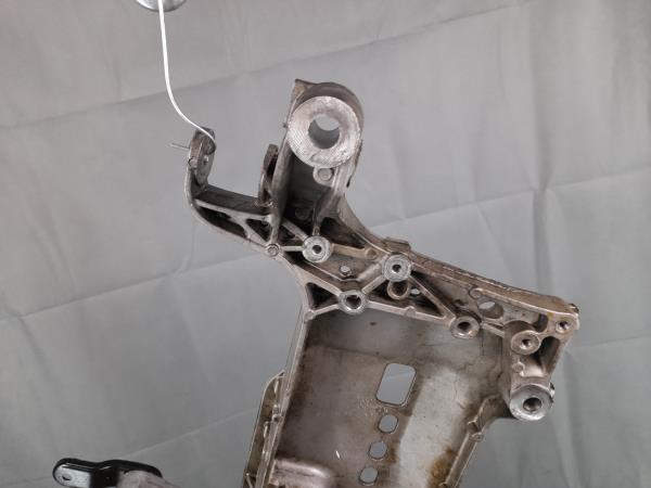 Subchasis delantero VOLKSWAGEN Passat (3C2) Imagem-1