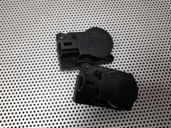 Motor del compuerta de la calefacción FORD Kuga II (DM2) Imagem-3