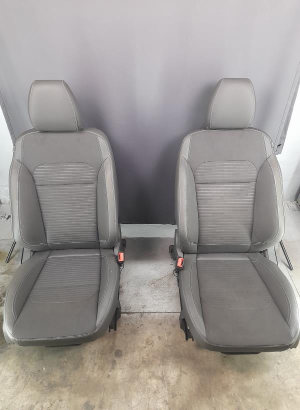 Conjunto de bancos FORD Kuga II (DM2) Imagem-1