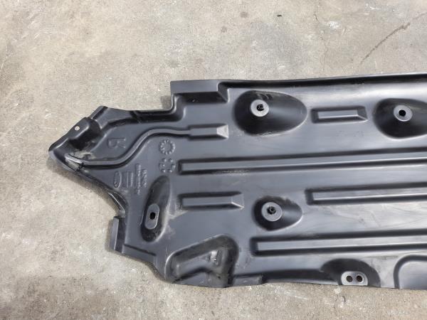 Resguardo Termoventilador FORD Kuga II (DM2) Imagem-2 Resguardo Termoventilador FORD Kuga II (DM2) Imagem-2