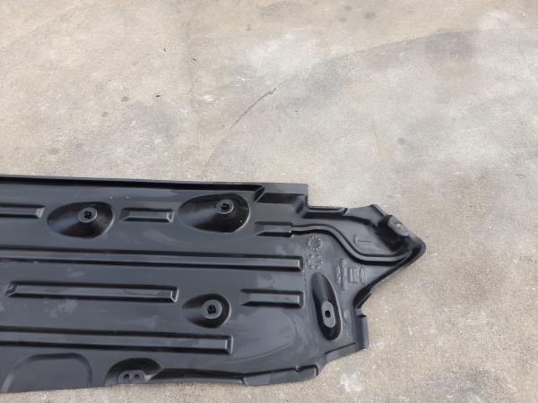 Resguardo Termoventilador FORD Kuga II (DM2) Imagem-1 Resguardo Termoventilador FORD Kuga II (DM2) Imagem-1