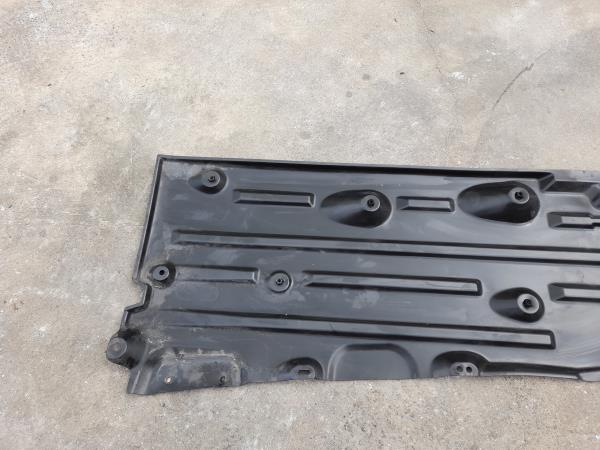 Resguardo Termoventilador FORD Kuga II (DM2) Imagem-2 Resguardo Termoventilador FORD Kuga II (DM2) Imagem-2