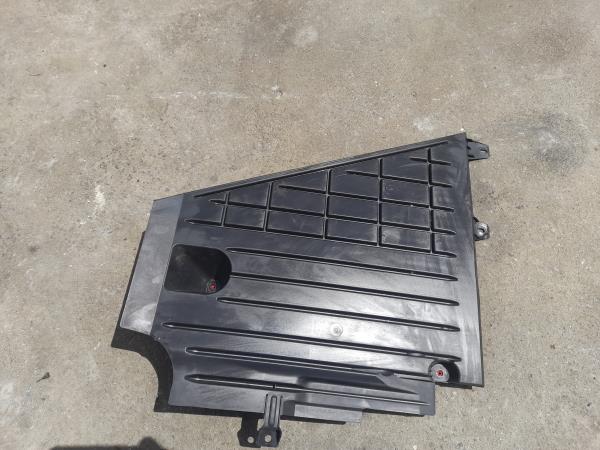 Resguardo Termoventilador FORD Kuga II (DM2) Imagem-1 Resguardo Termoventilador FORD Kuga II (DM2) Imagem-1
