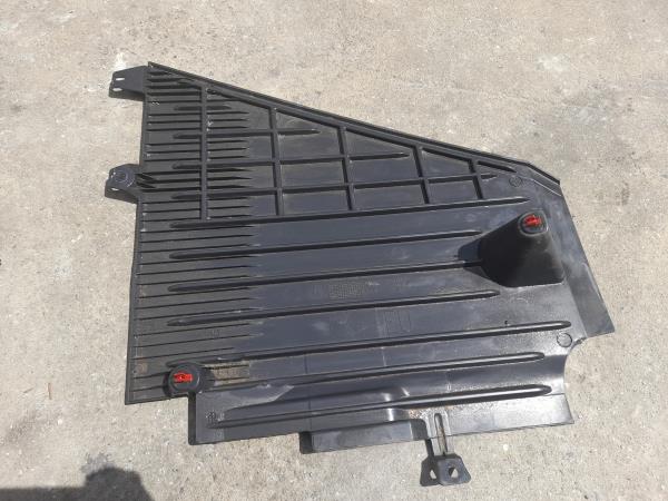Resguardo Termoventilador FORD Kuga II (DM2) Imagem-2 Resguardo Termoventilador FORD Kuga II (DM2) Imagem-2