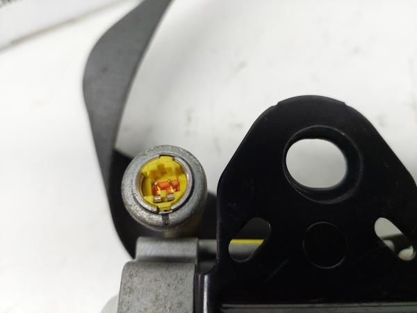 Right rear seatbelt TOYOTA Corolla Verso (ZER_, ZZE12_, R1_) Imagem-1