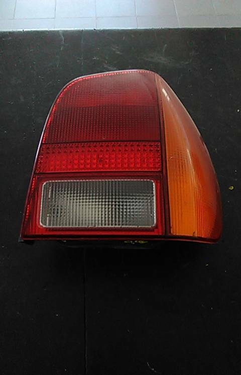 Farolim direito VOLKSWAGEN Polo (6N) Imagem-0