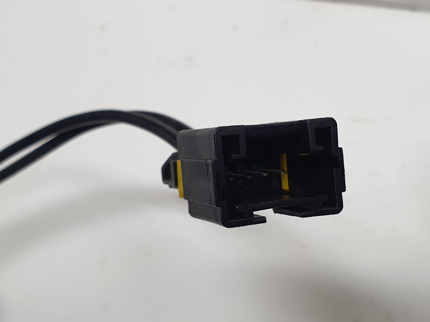 Hebilla de cinturón trasero izquierdo PEUGEOT 207 (WA_, WC_) Imagem-1