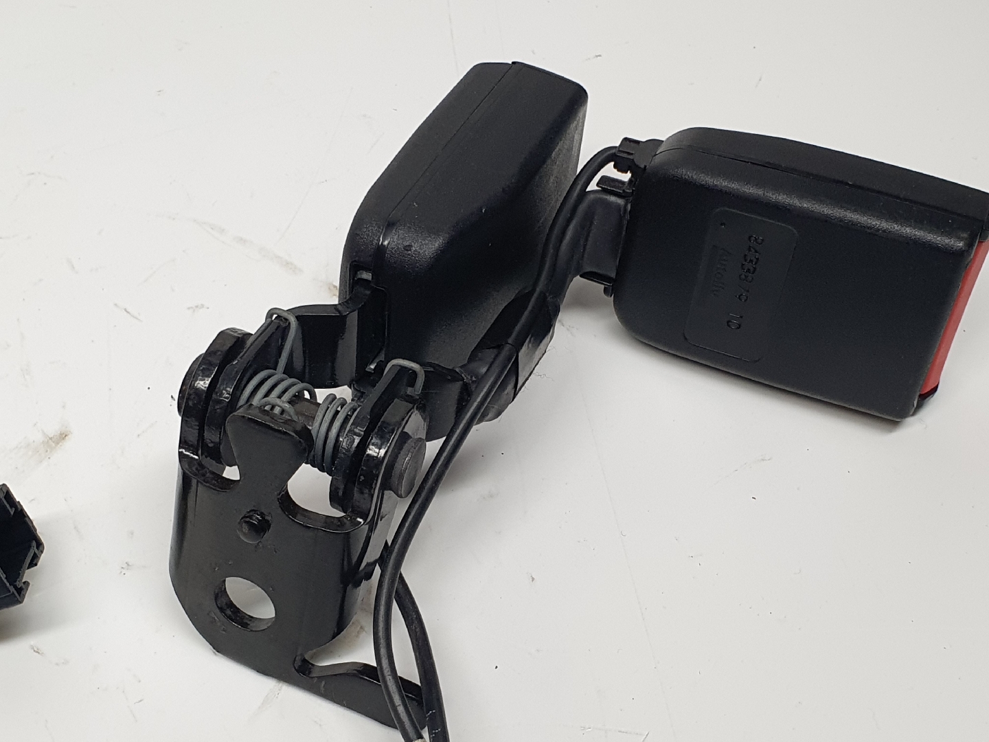 Hebilla de cinturón trasero izquierdo PEUGEOT 207 (WA_, WC_) Imagem-2