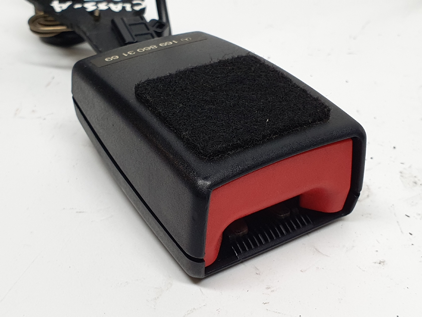 Hebilla de cinturón trasero izquierdo MERCEDES-BENZ Classe A (W169) Imagem-4