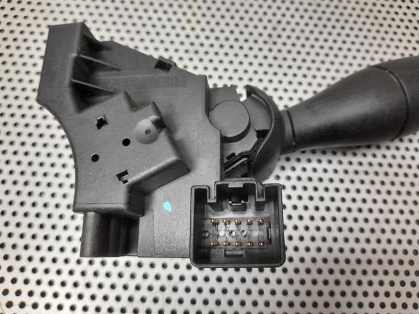 Conjunto / manetes de luzes e limpa vidros FORD Focus I Carrinha Van (DNW) Imagem-4