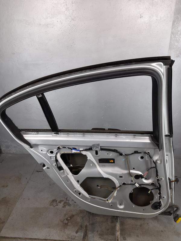 Porta trás esquerda RENAULT Laguna III (BT0/1) Imagem-5 Porta trás esquerda RENAULT Laguna III (BT0/1) Imagem-5