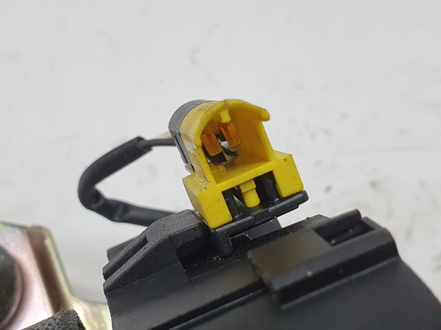 Left rear seatbelt MERCEDES-BENZ Classe M (W163) Imagem-4