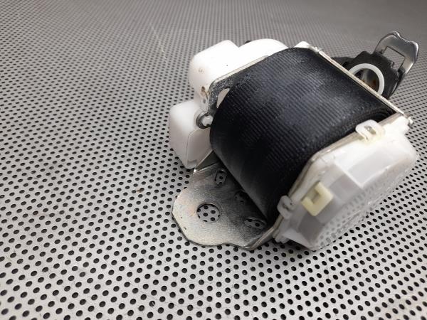 Right rear seatbelt TOYOTA Yaris (_P9_) Imagem-3