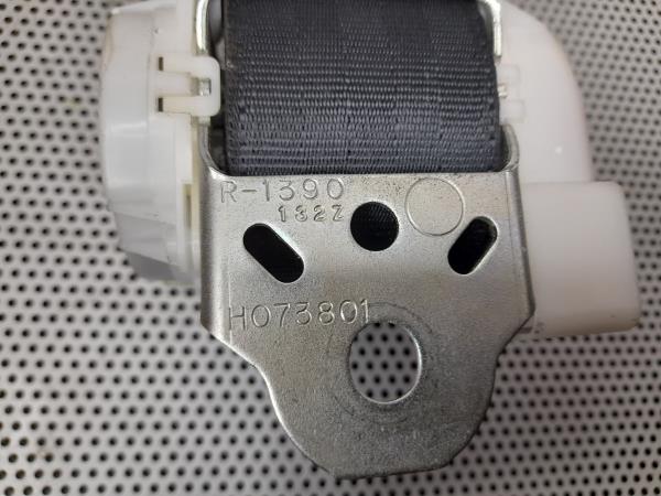 Right rear seatbelt TOYOTA Yaris (_P9_) Imagem-4