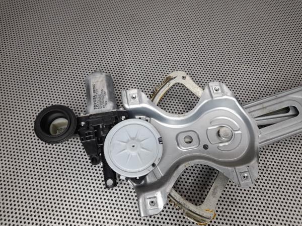 Elevador vidros frente direito TOYOTA Yaris (_P9_) Imagem-3