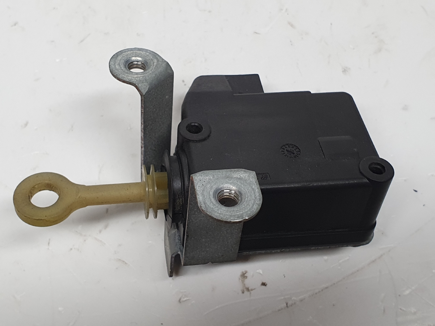 Motor Fecho Mala PEUGEOT 107 Imagem-2